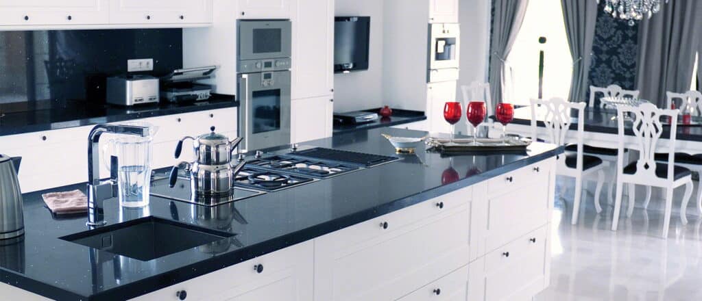 Sparkling Black quartz
